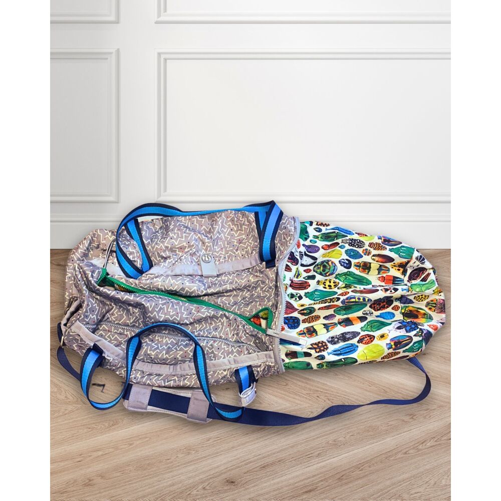 Lululemon 2015 SeaWheeze High Mileage Duffel Gym Bag Rare Beetle Bug Print - Picture 3 of 8